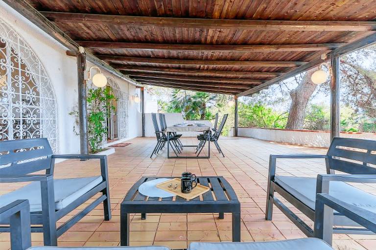 Villa with terrace & garden — photo 2