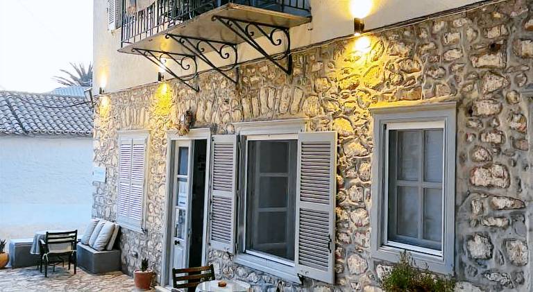 Piteoussa rooms in Hydra