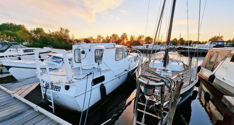 Huisboot Heerenveen