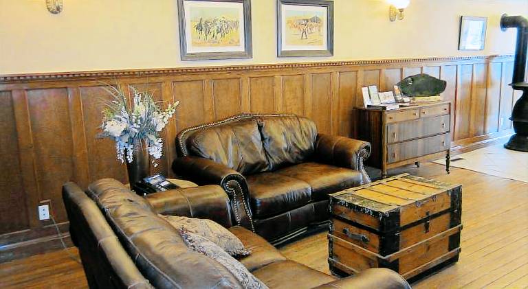 Reynolds Hotel — photo 4