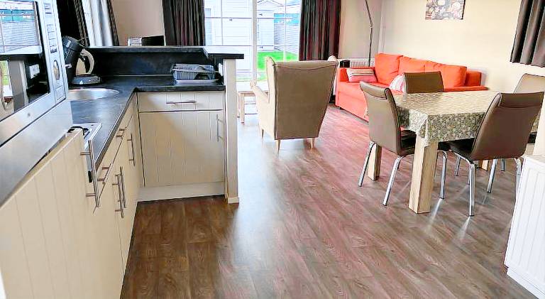 Chalet with 2 rooms for 4 persons — photo 3
