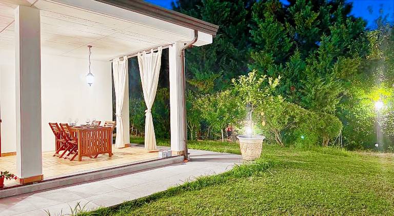 Villa with 2 rooms for 4 persons — photo 4