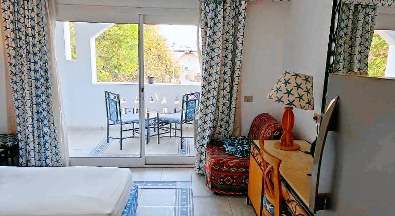 Serviced apartment with jacuzzi & patio — photo 2