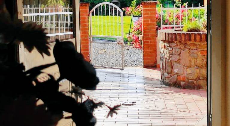 Apartment with pool, barbeque & garden in Pescia