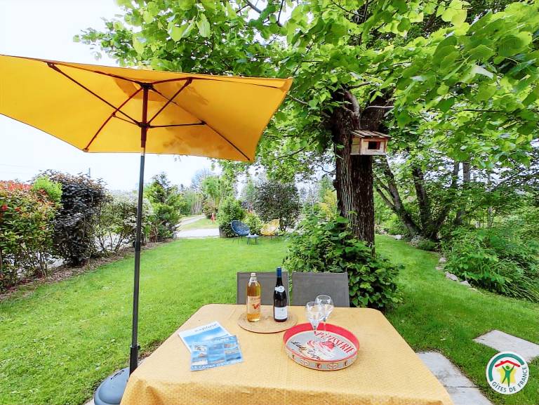 Gite with yard & patio | Pet-friendly — photo 3