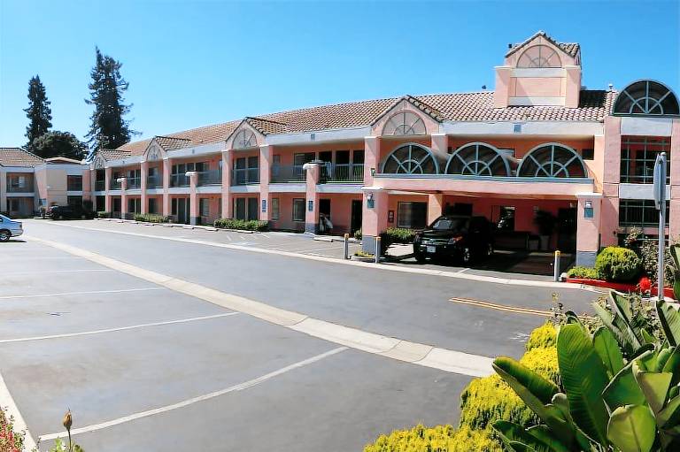 Atherton Park Inn & Suites