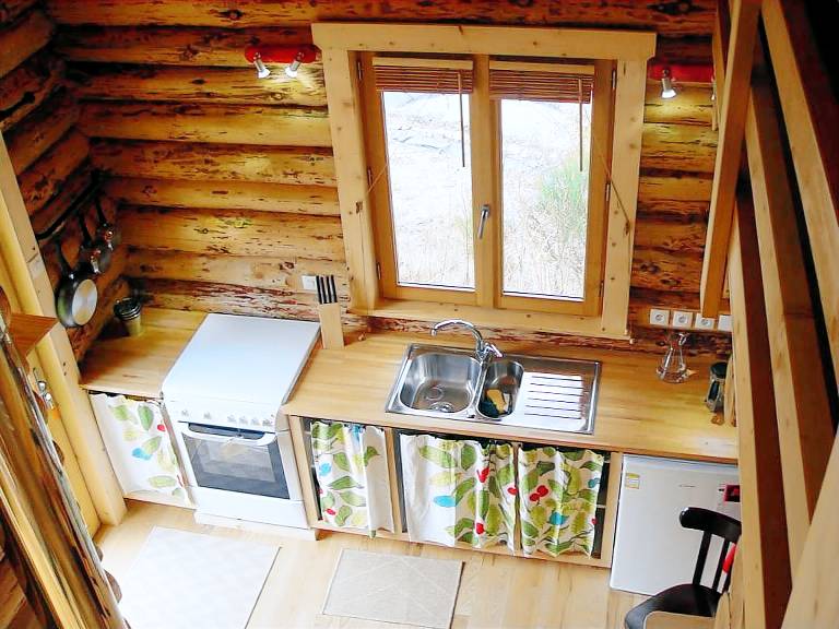 Rustic cabin with wood stove - 3 ppl, pets allowed — photo 5