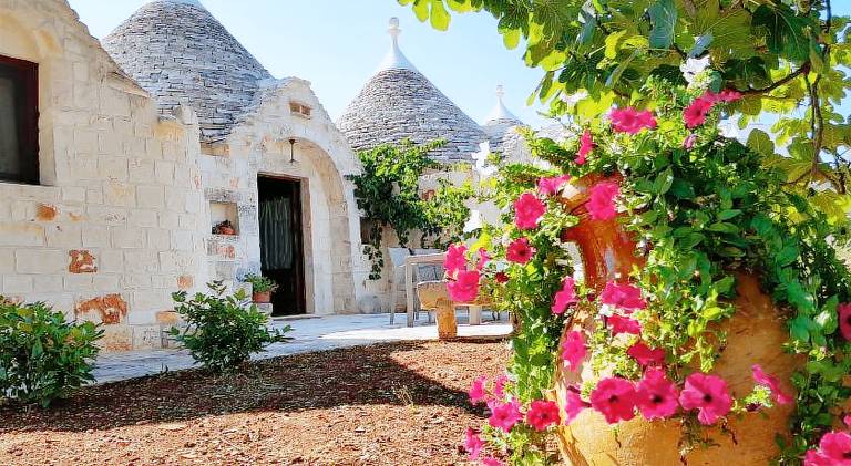 Almapetra Trulli Resort in Locorotondo