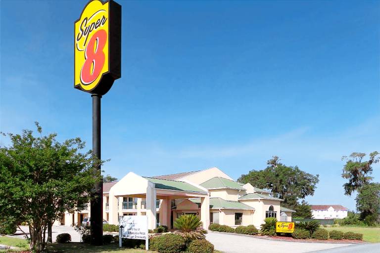 Super 8 by Wyndham Brunswick South/I-95 — photo 5