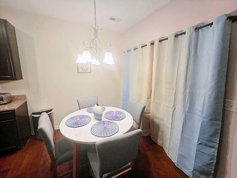 Family-oriented apartment with pool | Pets allowed — photo 4