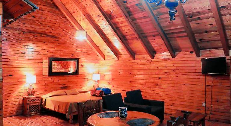 Lodge with garden & patio — photo 2