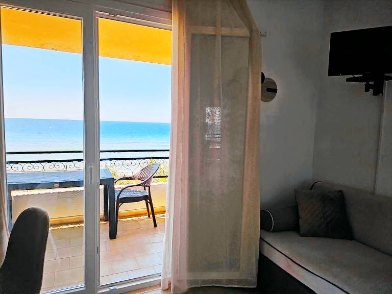 Child-friendly rental apartment with pool | Sea view | Next to the beach | Pets are welcome — photo 4
