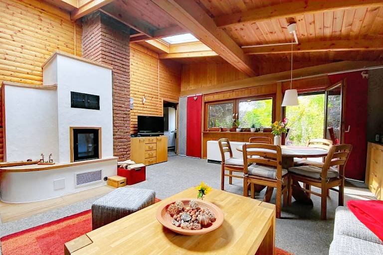 Lovely vacation home with yard, barbecue & terrace | Pets allowed — photo 2