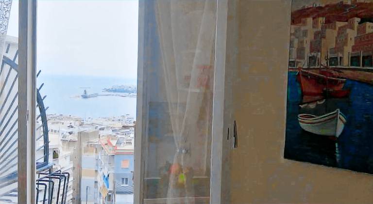 Apartment with terrace — photo 4