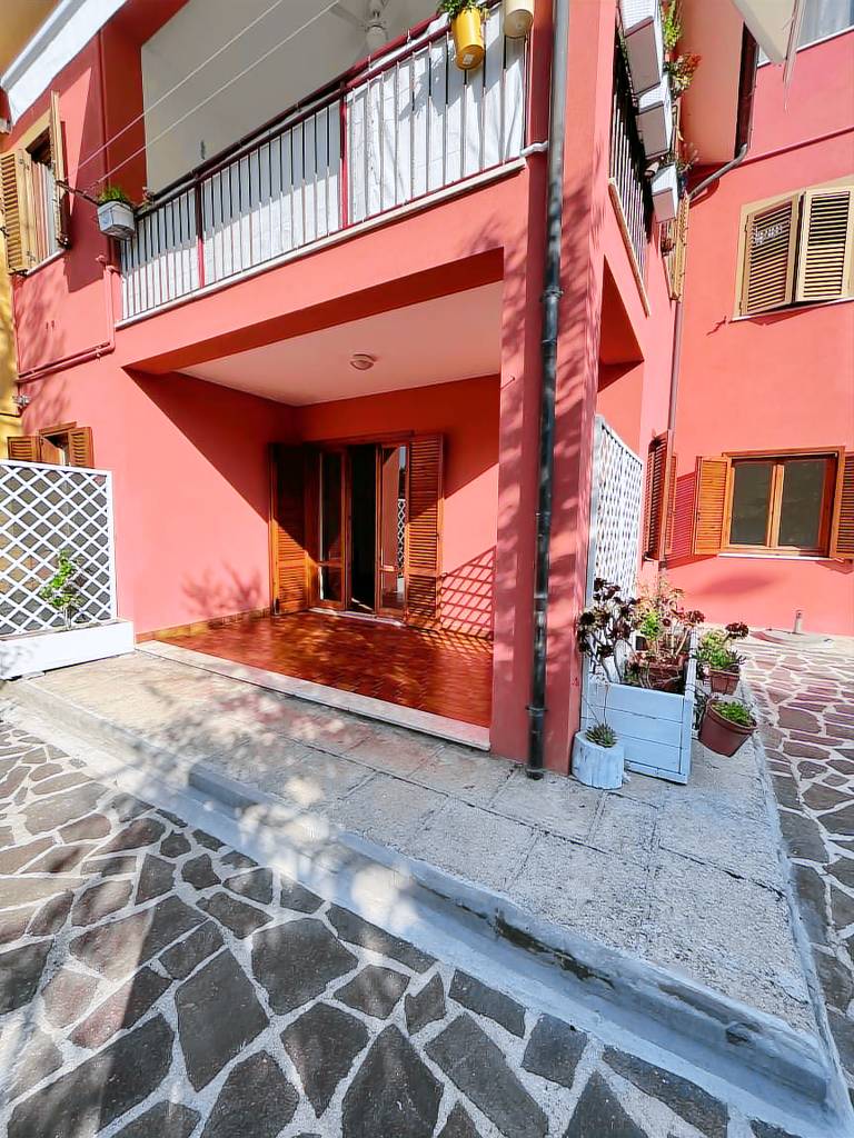 Family-oriented apartment with yard | Close to the beach | Pets are welcome in Camerano
