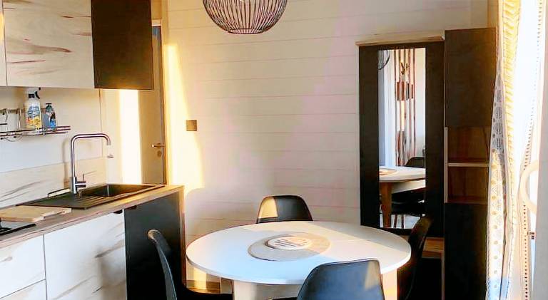 Charming chalet with grill, yard & patio | Dogs allowed — photo 3