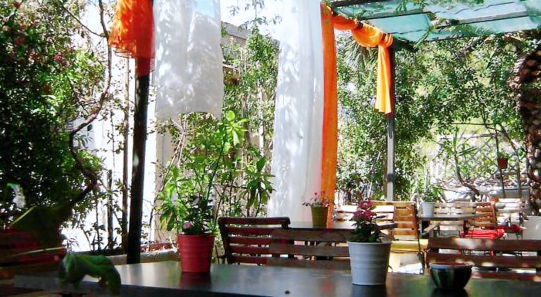 Serviced apartment with garden & terrace — photo 5