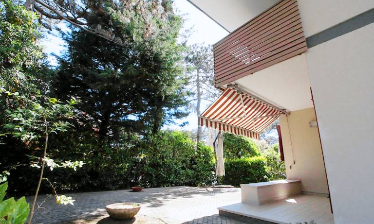 Villa with yard & terrace | Garden view in Udine