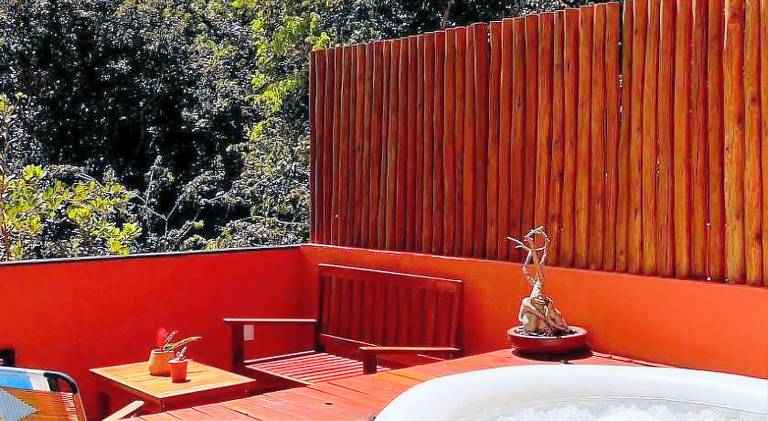 Rental apartment with pool, terrace & yard — photo 3