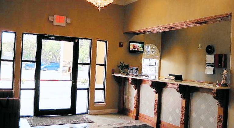 Texas Inn - Welasco/Mercedes — photo 5