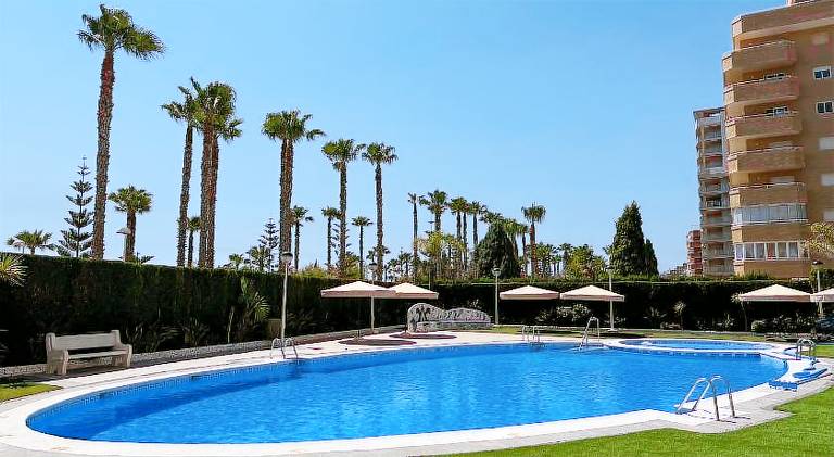 Fully equipped rental apartment with private pool | Next to the beach | Pet-friendly — photo 3