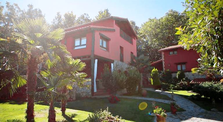 Villa with patio, barbeque & garden | Perfect for remote work in Salamanca