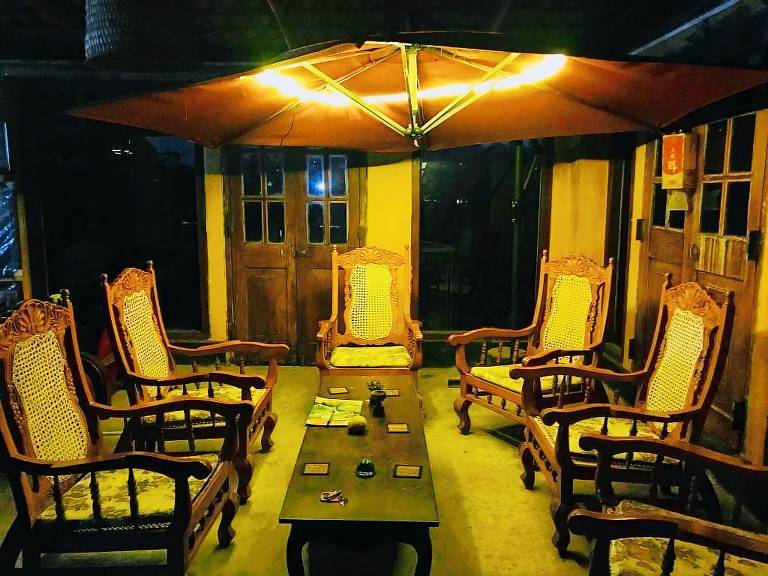 Hostel  Mahadeniya