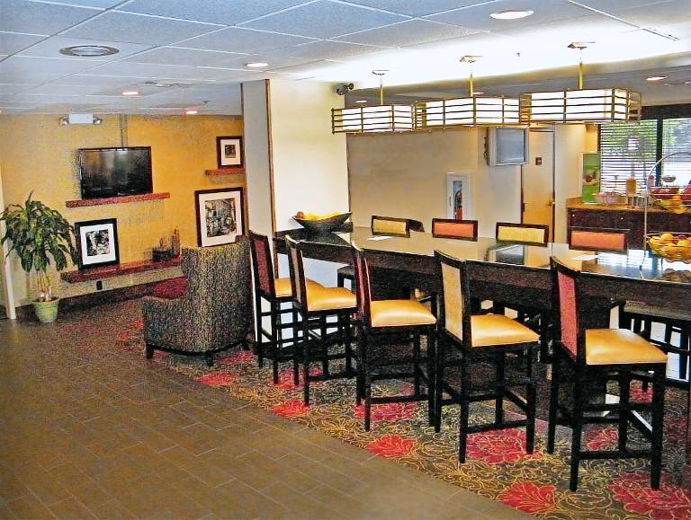 Hampton Inn Norfolk/Chesapeake (Greenbrier Area) — photo 3