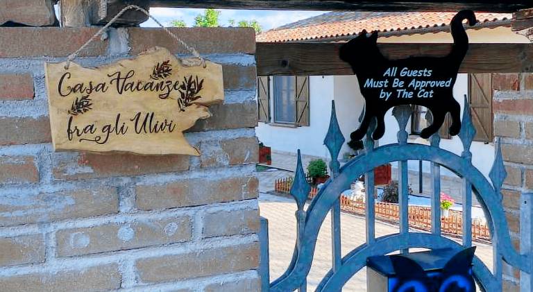 Vacation home with terrace, BBQ & pool in Nocera Umbra