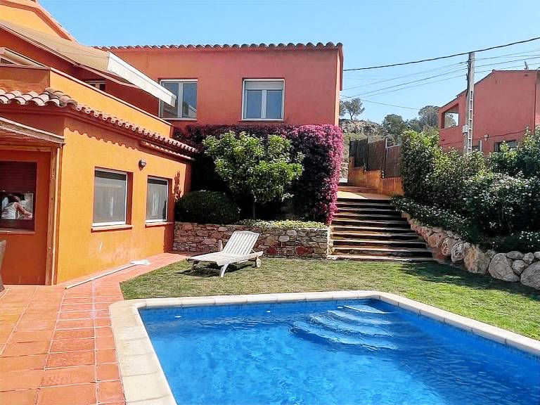 Vacation home with private pool & garden — photo 2