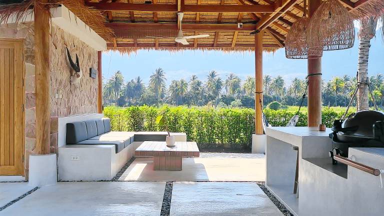 Child-friendly nice villa with grill, yard & pool | Good for workation | Pets are welcome — photo 4