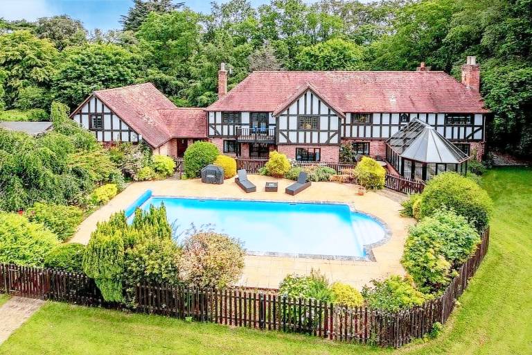 6 Bed in Taunton oc b34095