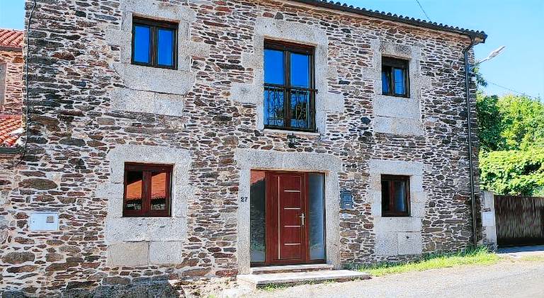 Villa with 5 rooms for 10 persons in Arzua