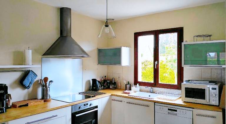House with terrace, barbeque & yard | Good for workation — photo 4