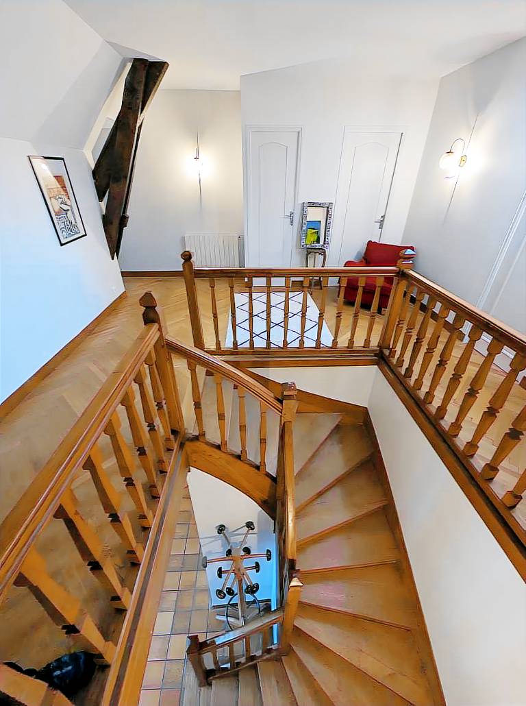 Spacious Charming House for 12 – Vineyard Views & Tranquility for Families/Friends/Sports Groups — photo 4