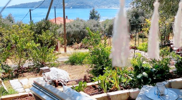 Vacation home with patio & garden in Thasos
