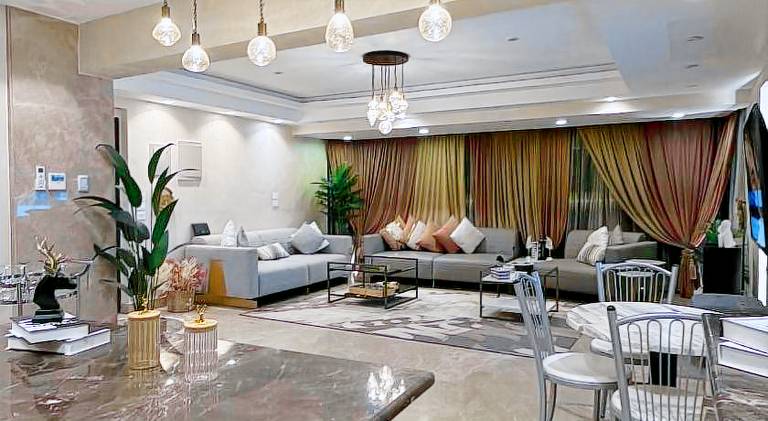 Luxurious 2 beds Apartment at Cairo Dokki Located primarily in Mossadak street — photo 3