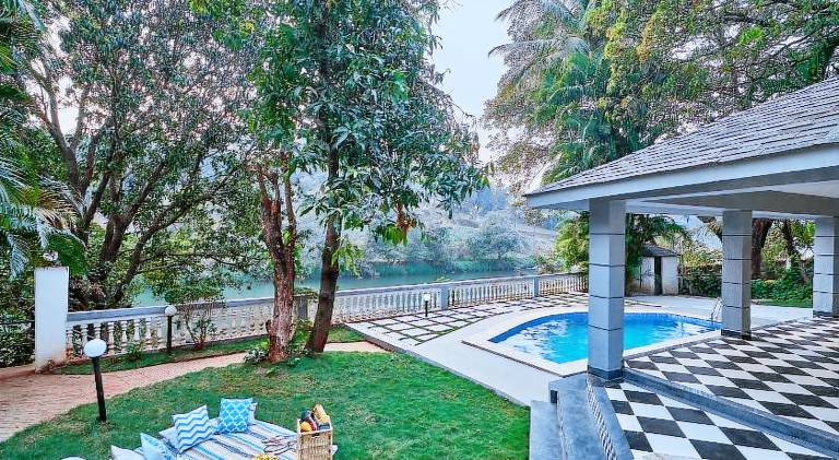 350 m&sup2; Villa