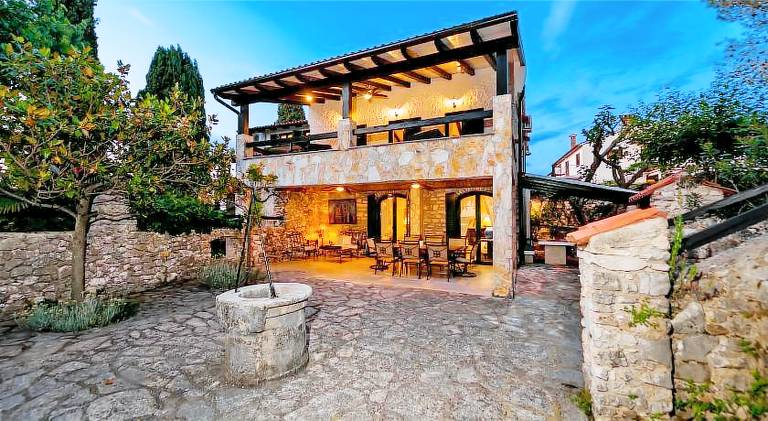 Villa with pool | Pets allowed — photo 4
