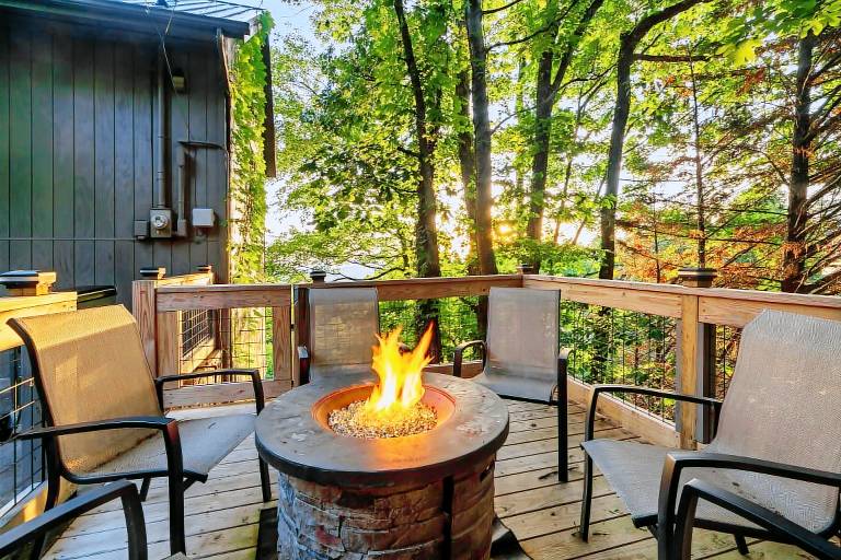 Incredible Views! Massage Chairs, Hot-tub, WiFi — photo 2