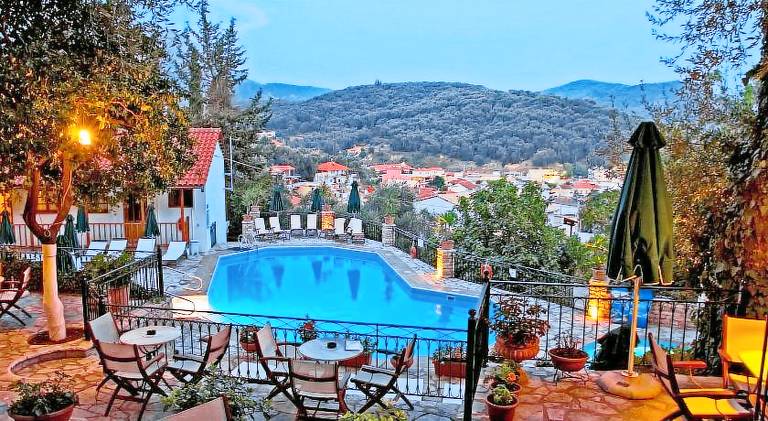 Serviced apartment with terrace, yard & barbecue in Parga