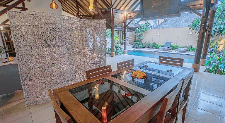 Villa with pool — photo 2