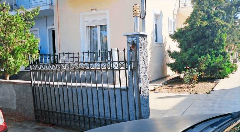 Apartment with terrace & yard in Lesvos