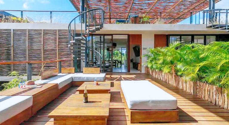 House with pool — photo 3