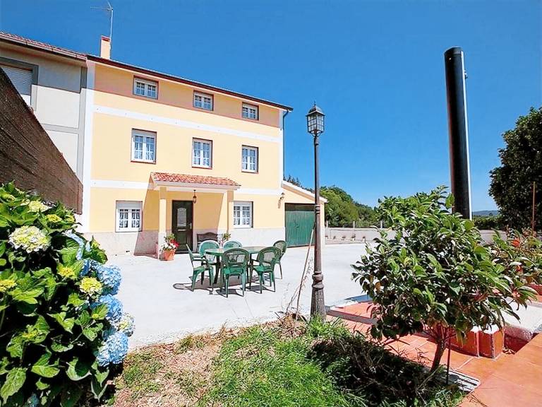 Villa  A Estrada