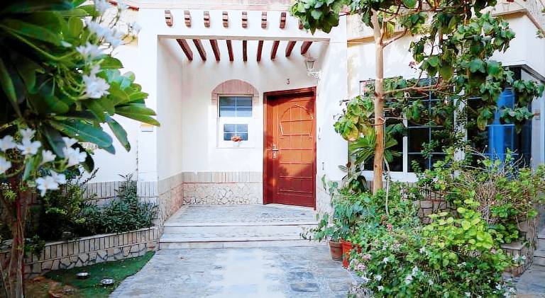 Pleasant villa with pool | Pet-friendly in Dubai