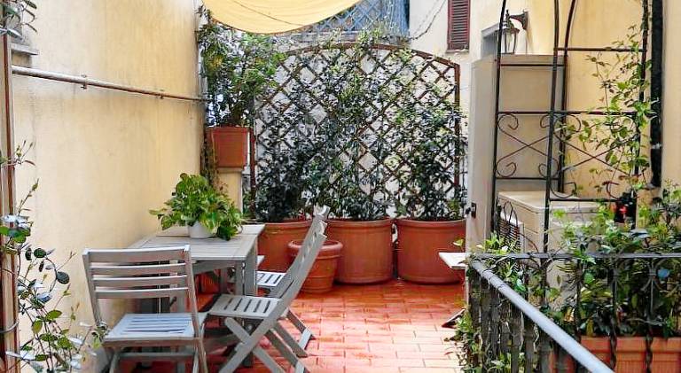 Apartment with patio | Next to Pantheon — photo 5