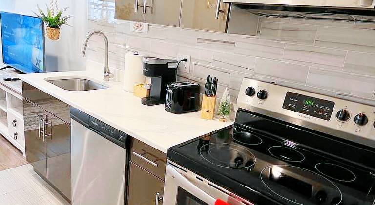 308 Cozy and warm King Bed APT in center city — photo 4