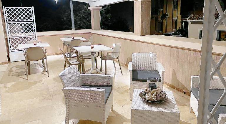 Rental apartment with patio | Perfect for remote work — photo 4