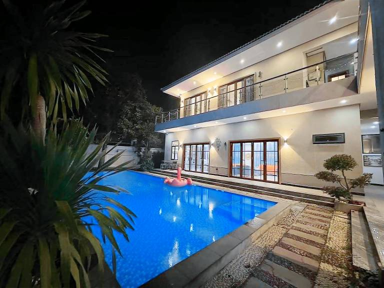 Villa with 5 rooms for 12 persons — photo 3